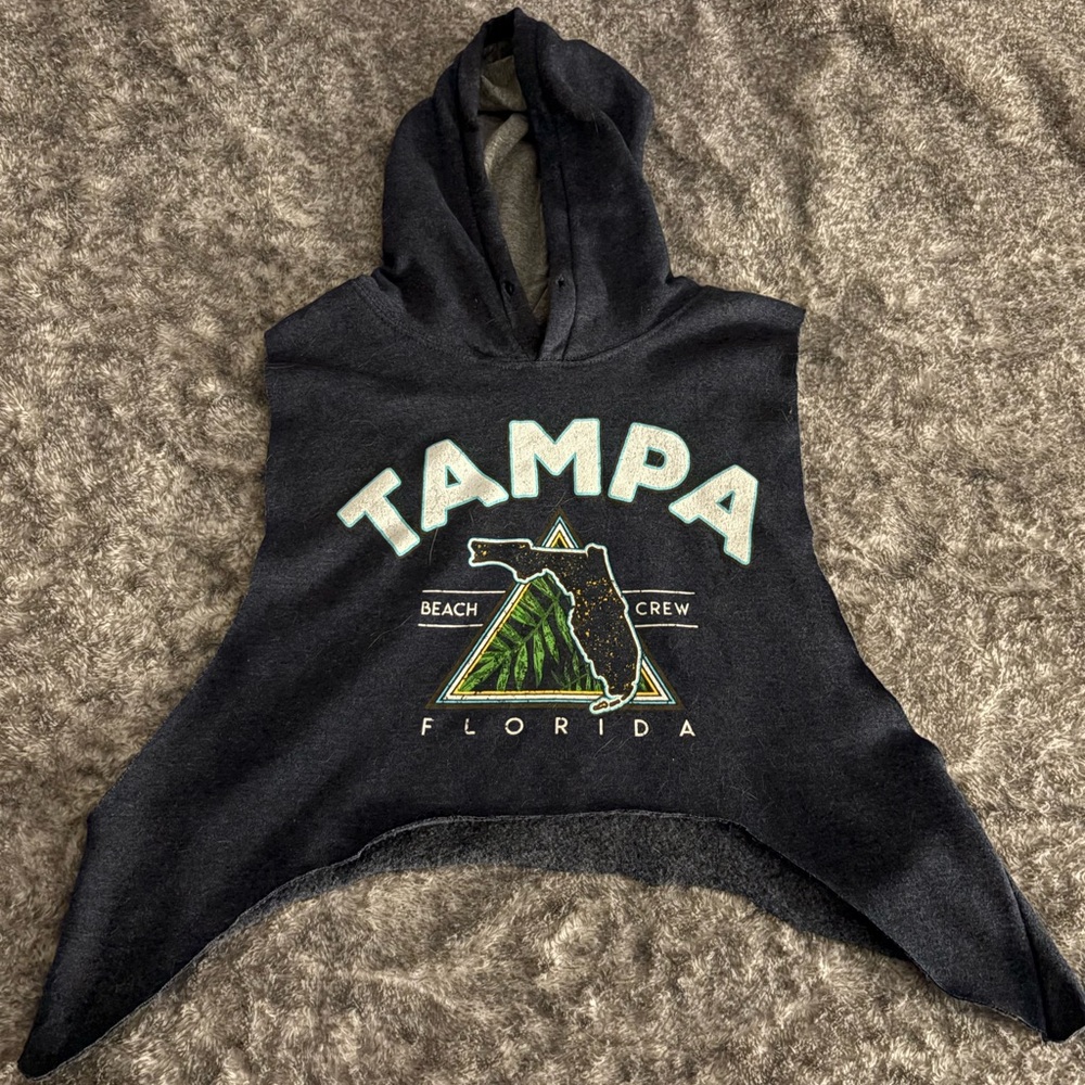 Black Sleeveless Funky Tampa Graphic hoodie